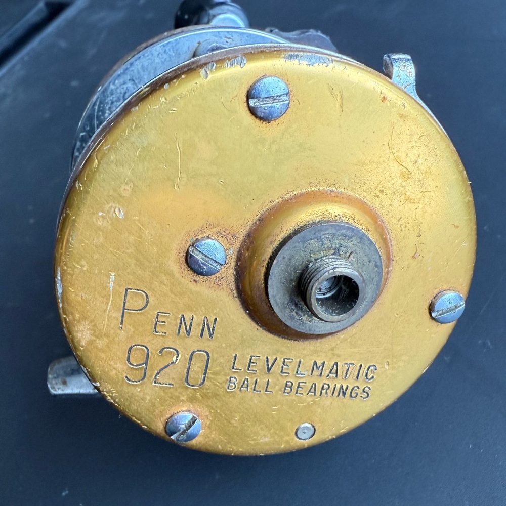 Vintage 920 Levelmatic Fishing Reel